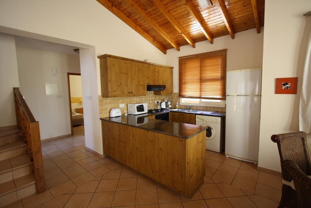 Amoroza Villa Писури Екстериор снимка