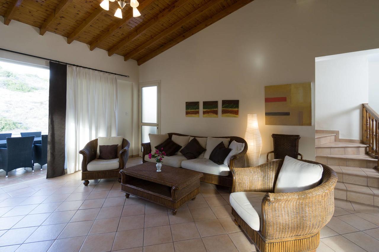Amoroza Villa Писури Екстериор снимка
