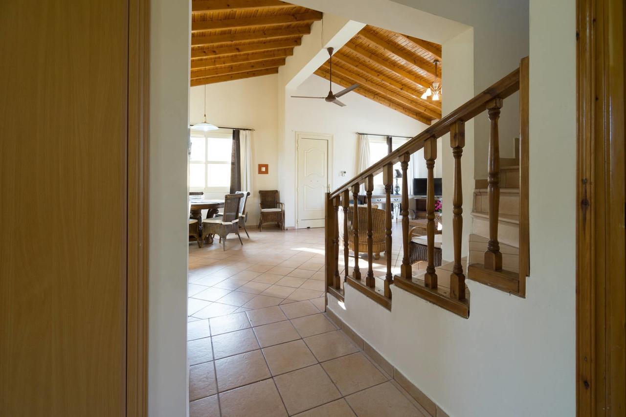 Amoroza Villa Писури Екстериор снимка