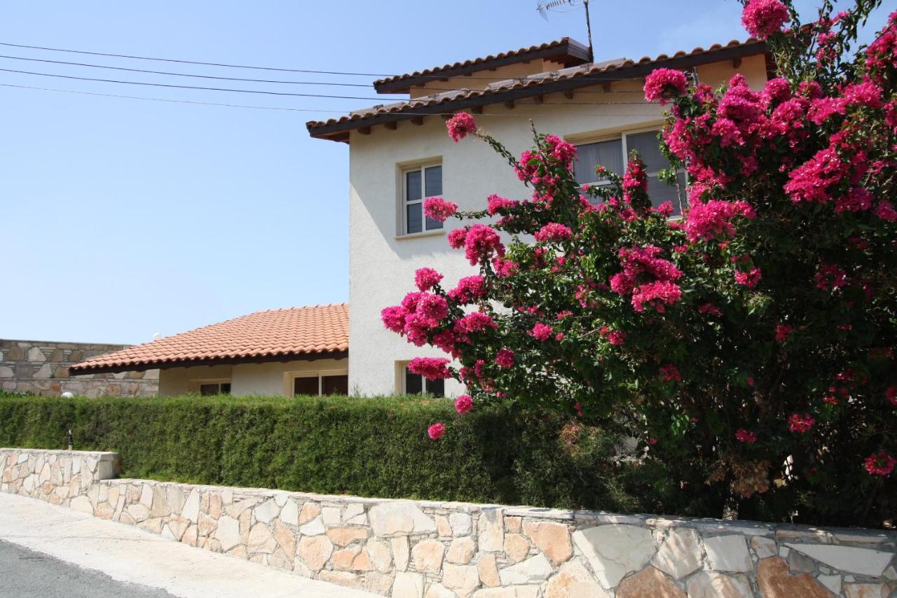 Amoroza Villa Писури Екстериор снимка